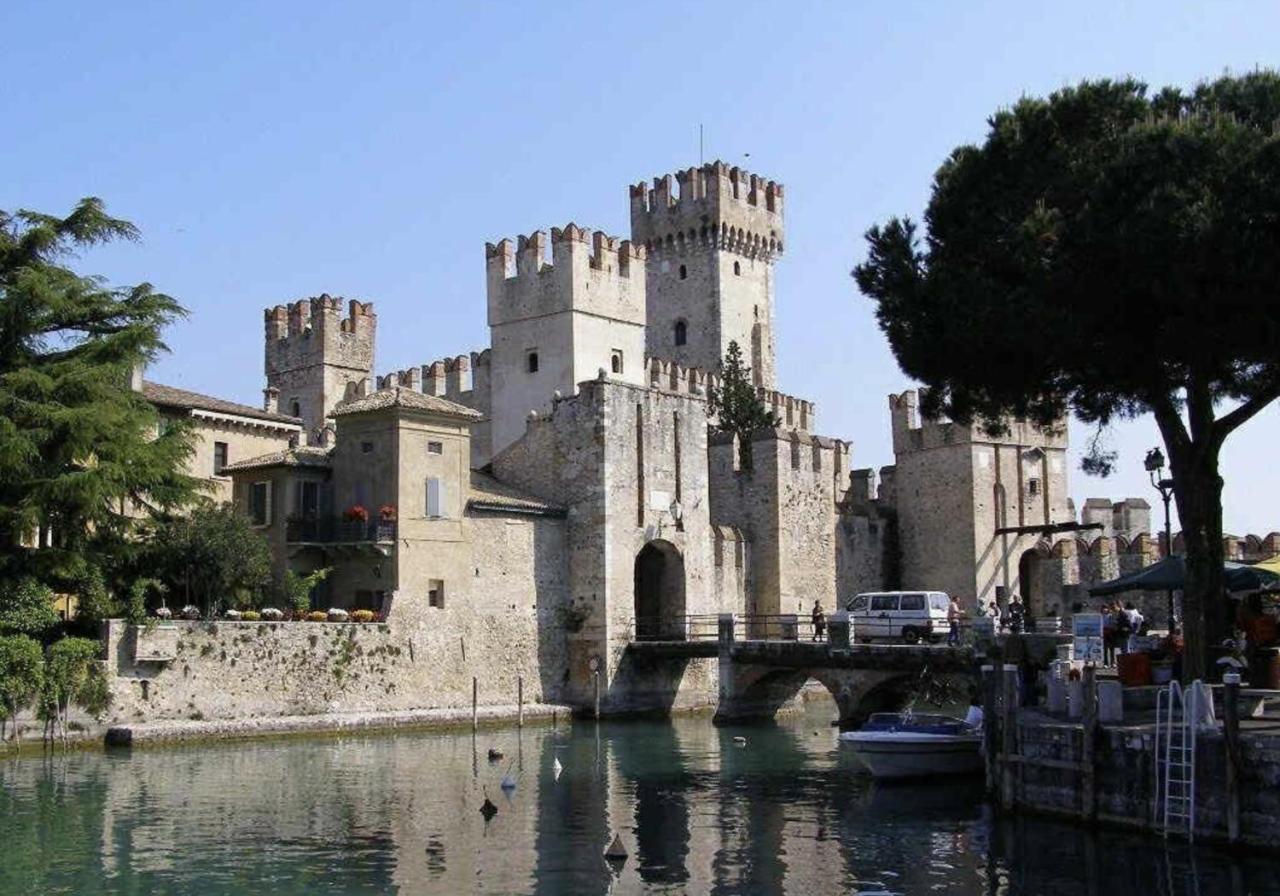 The Captain Apartment Sirmione Eksteriør bilde